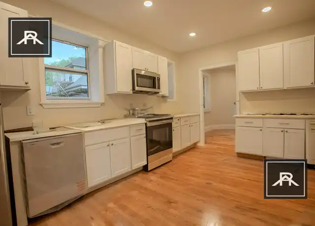 Property at 8 Beals St Unit 4, Brookline, MA, 02446, 3 beds, 1.5 baths, [object Object]