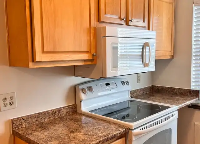 Property at 2564 Erie Ave Unit 04, Cincinnati, OH, 45208, 1 bed, 1 bath, [object Object]