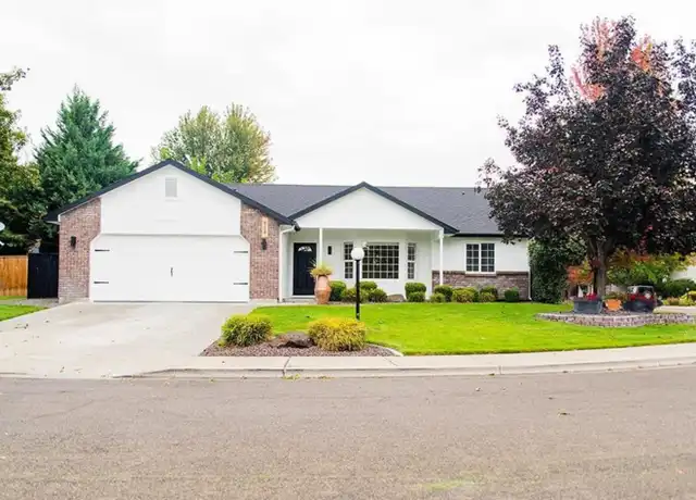 Property at 434 W Bosanka Dr, Eagle, ID, 83616, 3 beds, 2 baths, [object Object]
