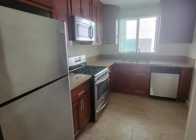 Property at 1117 S Shenandoah St Unit 06, Los Angeles, CA, 90035, 2 beds, 1 bath, [object Object]