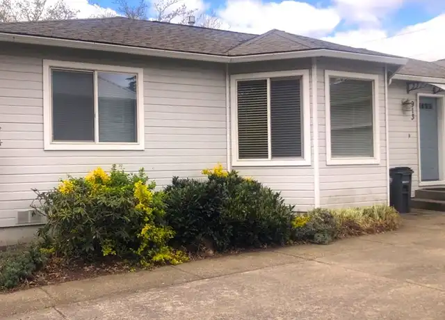 Property at 913 Wabash Ave, Medford, OR, 97504, 2 beds, 2 baths, [object Object]