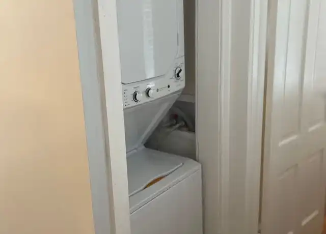 Property at 412 E Duffy St Unit B, Savannah, GA, 31401, 2 beds, 1 bath, [object Object]
