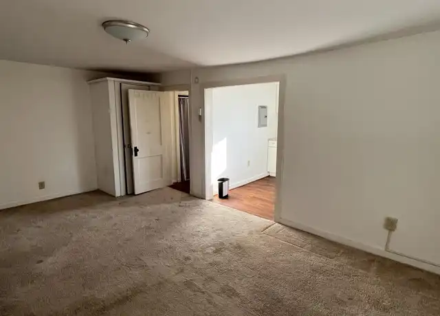 Property at 105 W Lee Ave Unit 1-3 3, Vinton, VA, 24179, 0 beds, 1 bath, [object Object]