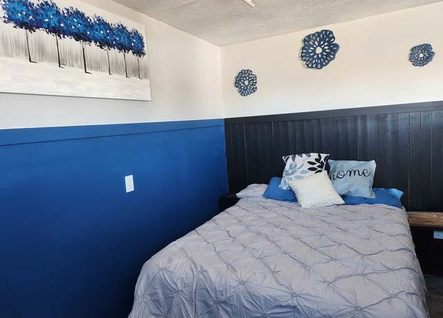 Photo of 11992 Itoya Vista Rd Unit C, Apple Valley, CA 92308