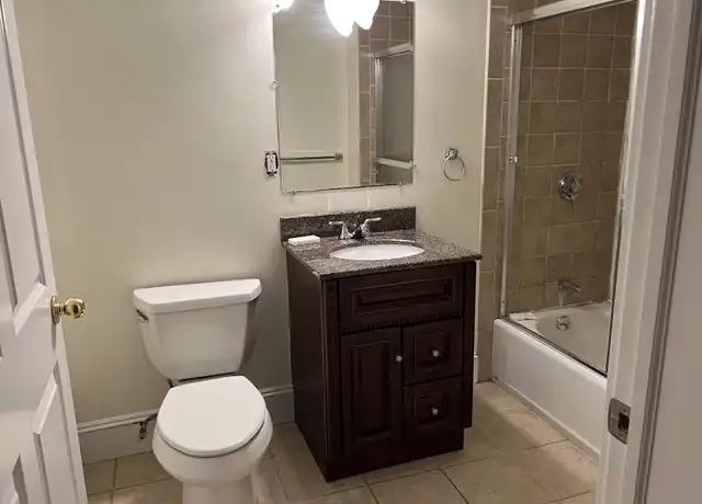 Property at 144 Washington St Unit 2, Peabody, MA, 01960, 1 bed, 1 bath, [object Object]