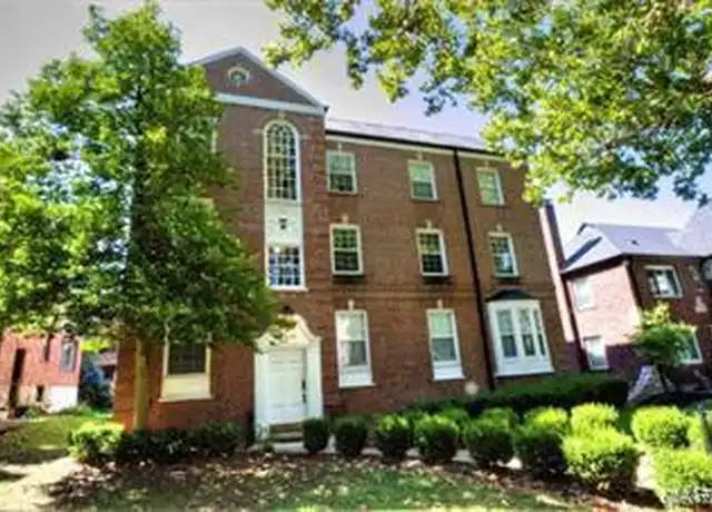 Property at 7536 Oxford Dr, Saint Louis, MO, 63105, 3 beds, 2 baths, [object Object]