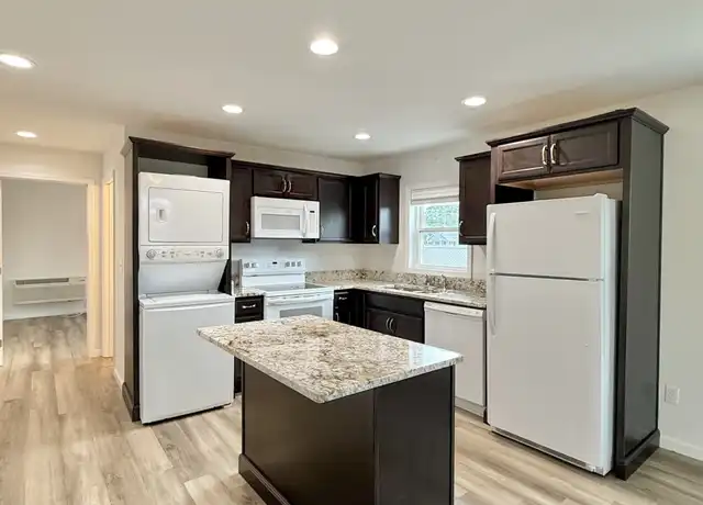 Property at 222 W Broadway Ave Unit 4, Richmond, KY, 40475, 1 bed, 1 bath, [object Object]