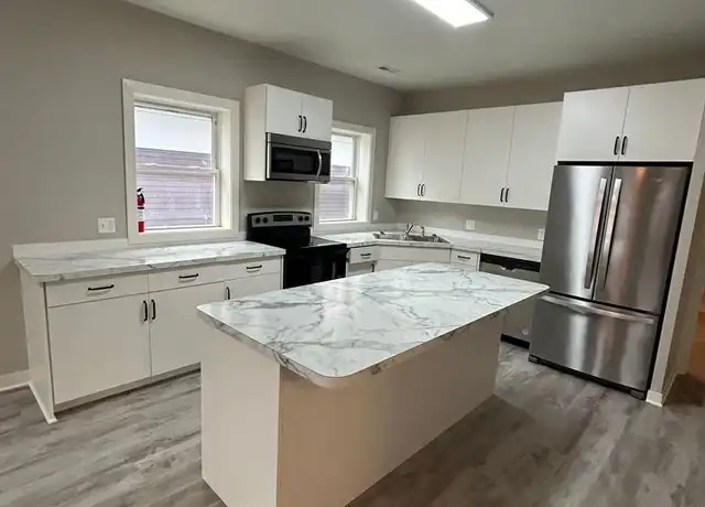 Property at 208 S Minnesota Ave Unit 203, St Peter, MN, 56082, 3 beds, 1 bath, [object Object]