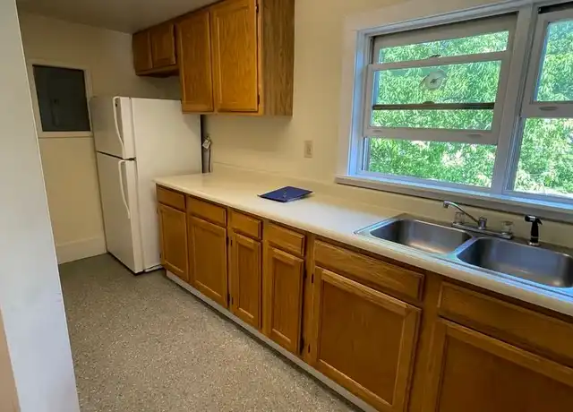 Property at 42 Intervale Ave Apt 8, Burlington, VT, 05401, 3 beds, 1 bath, [object Object]