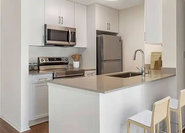 Property at eaves Woodland Hills - 22122 Victory Blvd, Woodland Hills, CA, 91367, 0 beds, 1 bath, [object Object]