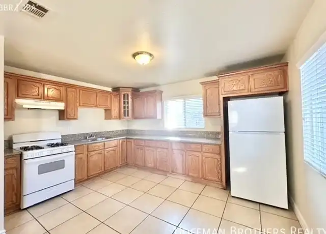 Property at 117 W 94th St Unit 1A, Los Angeles, CA, 90003, 3 beds, 2 baths, [object Object]
