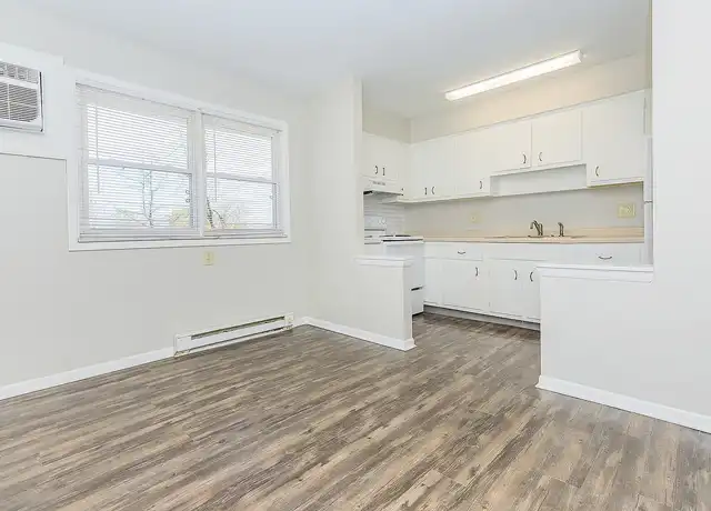 Property at Trenton House Apartments - 5936 Radnor Rd, Indianapolis, IN, 46226, 2-3 beds, 1-1.5 bath, [object Object]