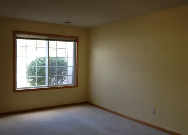 Property at 1986 Jan Echo Trl, Saint Paul, MN, 55122, 2 beds, 1.5 baths, [object Object]