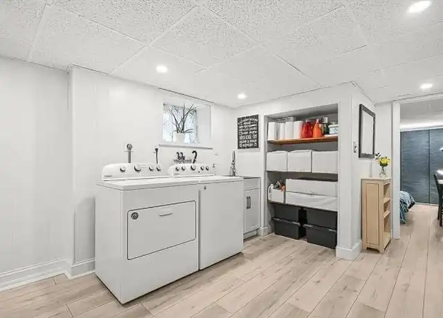 Property at 81 Bowdoin Ave, Waltham, MA, 02451, 4 beds, 1 bath, [object Object]