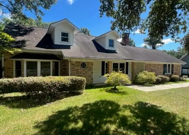 Property at 1401 Regency Oaks Dr, Mobile, AL, 36609, 3 beds, 2 baths, [object Object]