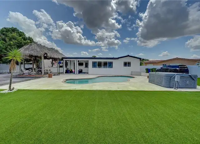 Property at 531 NW 76th Ter, Pembroke Pines, FL, 33024, 3 beds, 2 baths, [object Object]