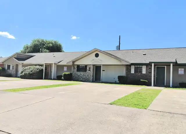 Property at 6829 Camden Ln, Groves, TX, 77619, 1 bed, 1 bath, [object Object]