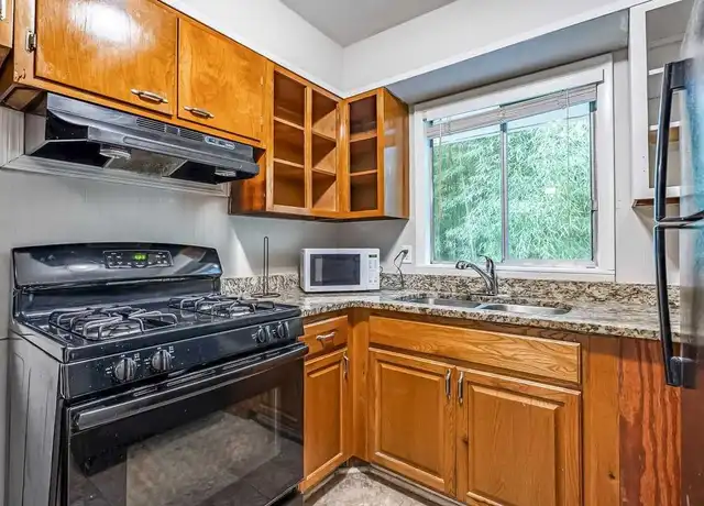 Property at 523 Roxbury Dr, Riverdale, GA, 30274, 1 bed, 1 bath, [object Object]