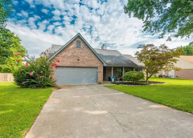 Property at 8737 Shoreham Blvd, Knoxville, TN, 37922, 3 beds, 2 baths, [object Object]