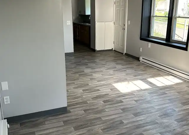 Property at 542 Hazel St N, Saint Paul, MN, 55119, 2 beds, 1 bath, [object Object]