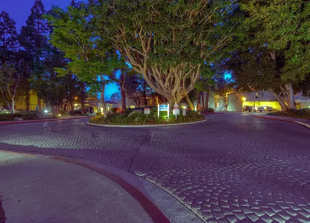 Photo of 750 N Parkcenter Dr, Santa Ana, CA 92705