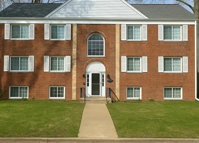 Property at 2103 Braewick Cir, Akron, OH, 44313, 2 beds, 1 bath, [object Object]