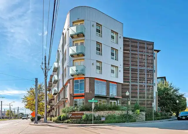 Property at Zang Triangle - 390 E Oakenwald St, Dallas, TX, 75203, 1 bed, 1 bath, [object Object]