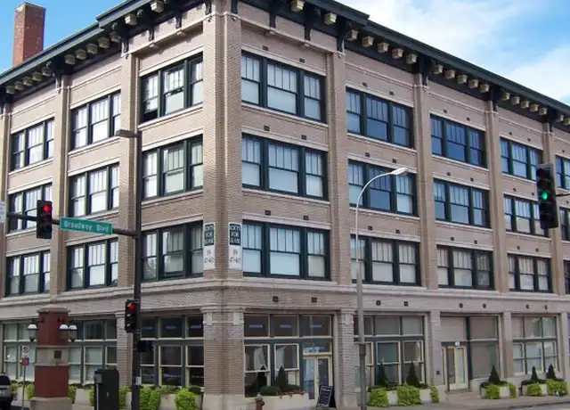 Property at 934 Broadway Blvd Unit 210, Kansas City, MO, 64105, 2 beds, 2 baths, [object Object]