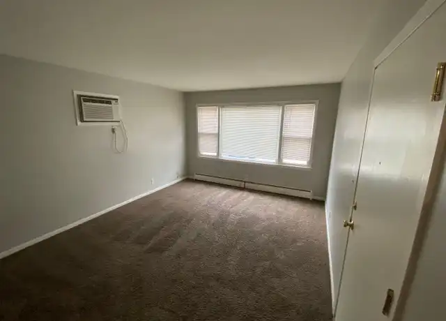 Property at 928 E St Unit 4, Lincoln, NE, 68508, 1 bed, 1 bath, [object Object]