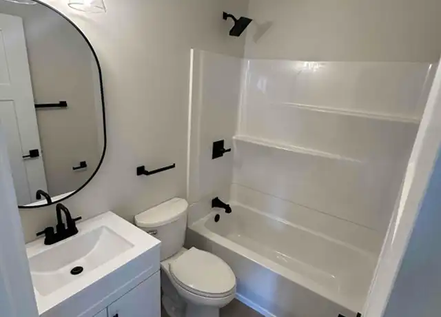 Property at 407 W 65th St, Davenport, IA, 52806, 2 beds, 1 bath, [object Object]