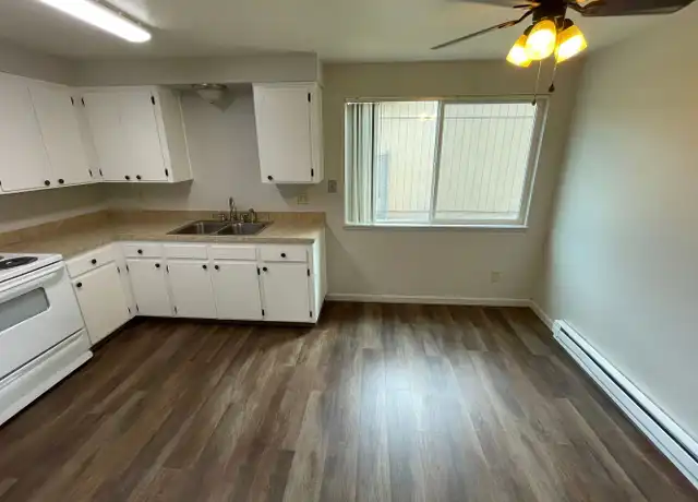 Property at 403 - 280 Evergreen St, Independence, OR, 97351, 3 beds, 1 bath, [object Object]