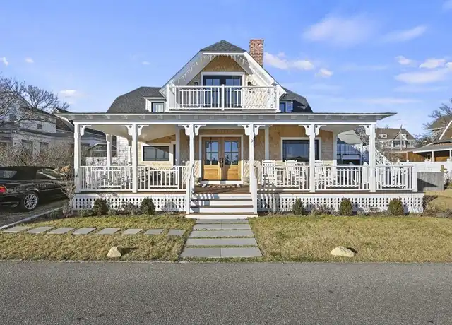 Property at 9 Tuckernuck Ave, Oak Bluffs, MA, 02557, 9 beds, 6.5 baths, [object Object]