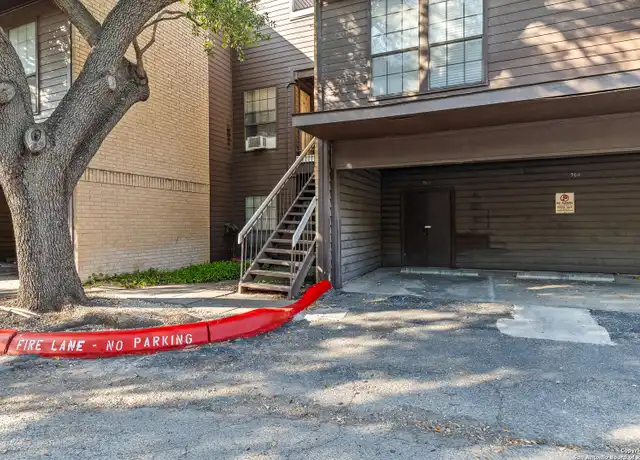 Property at 8655 Datapoint Dr Unit 703, San Antonio, TX, 78229, 1 bed, 1 bath, [object Object]