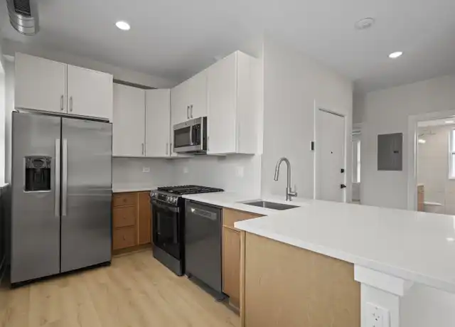 Property at 432 S Maple Ave Unit 434 101, Oak Park, IL, 60302, 2 beds, 1 bath, [object Object]