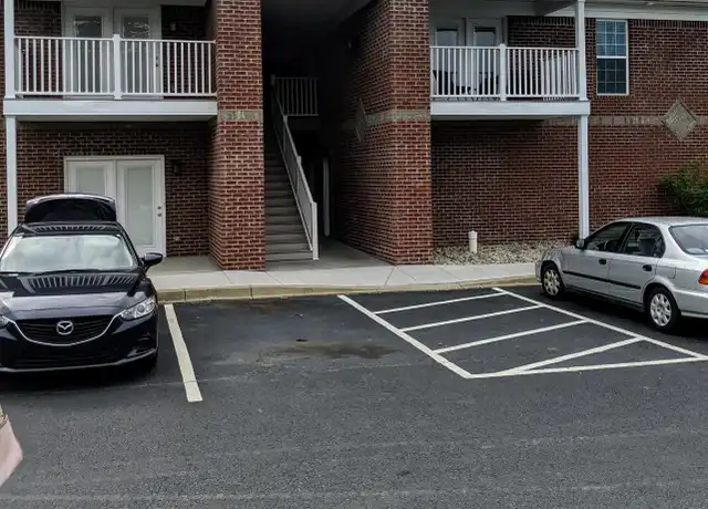 Property at 5600 Chariot Run Dr #104, Louisville, KY, 40272, 2 beds, 2 baths, [object Object]