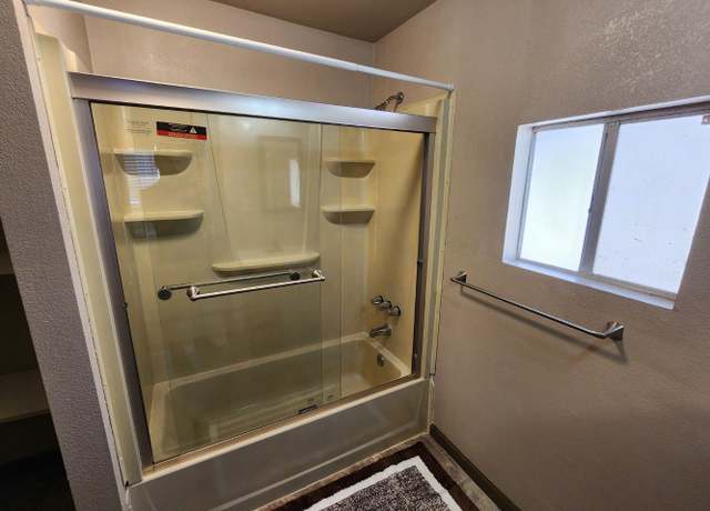 Photo of 270 C St, Patterson, CA 95363