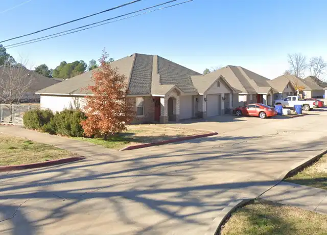 Property at 2751 Oakview Rd, Fort Smith, AR, 72908, 2 beds, 2 baths, [object Object]