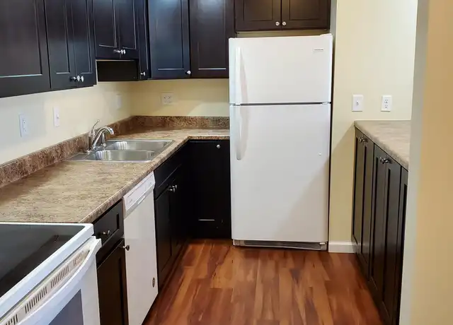 Property at 2200 N Vermilion St Unit 212, Danville, IL, 61832, 1 bed, 1 bath, [object Object]
