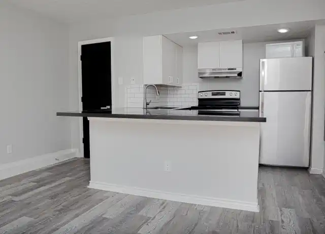 Property at 4822 Merwin St Unit 4822 18, Houston, TX, 77027, 1 bed, 1 bath, [object Object]