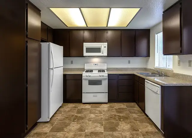Photo of 372 S Ironwood Ave, Rialto, CA 92376