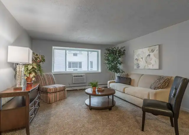 Property at Chamberlain Apartments I & II - 39 Central Ave, Dayton, OH, 45406, 0-1 beds, 1 bath, [object Object]