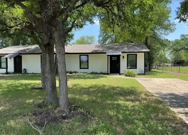 Property at 1558 Lovers Ln, Lockhart, TX, 78644, 2 beds, 1 bath, [object Object]