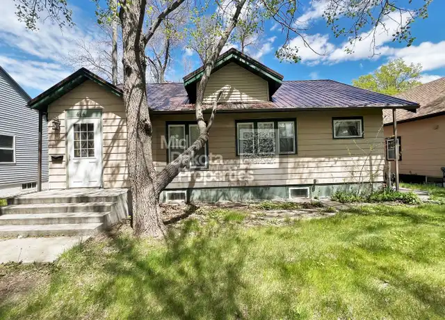 Property at 414 W 11th Ave, Mitchell, SD, 57301, 4 beds, 1.5 baths, [object Object]