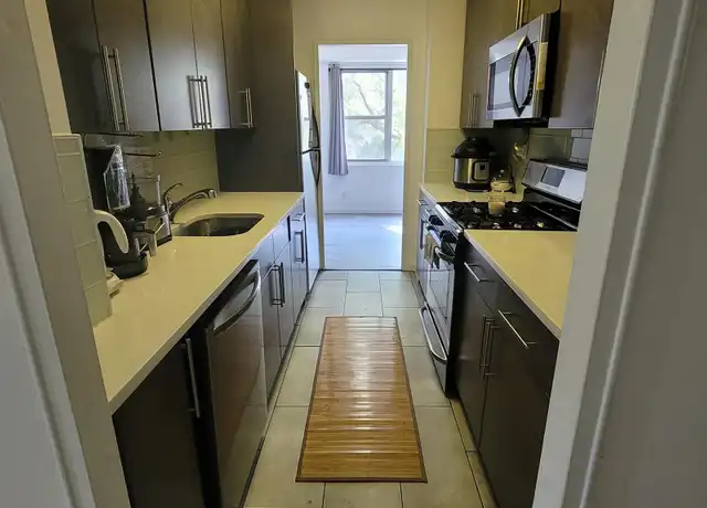 Property at 201 St Pauls Ave Unit 4G, Jersey City, NJ, 07306, 2 beds, 2 baths, [object Object]