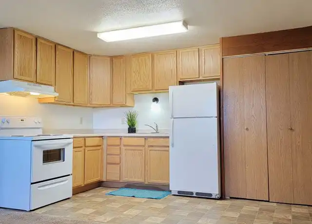 Property at 1214 3rd Ave SW Unit 1, Jamestown, ND, 58401, 1 bed, 1 bath, [object Object]