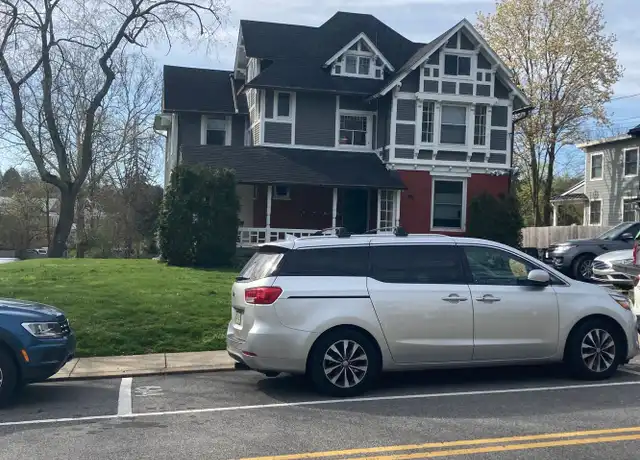 Property at 124 W Wayne Ave Unit A, Wayne, PA, 19087, 1 bed, 1 bath, [object Object]
