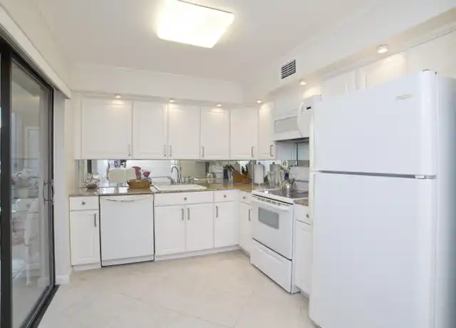 Property at 247 Capri F, Delray Beach, FL, 33484, 2 beds, 2 baths, [object Object]