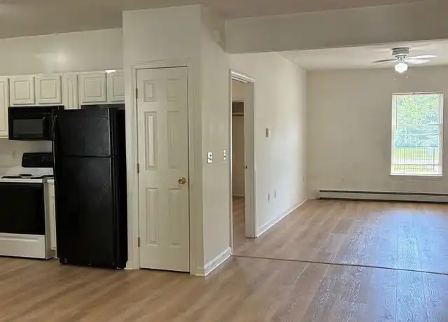 Property at 11-25 Taftville-Occum Rd Unit 2, Norwich, CT, 06360, 1 bed, 1 bath, [object Object]