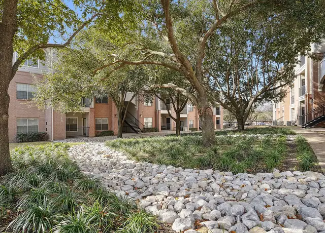 Photo of 325 S Jupiter Rd, Allen, TX 75002