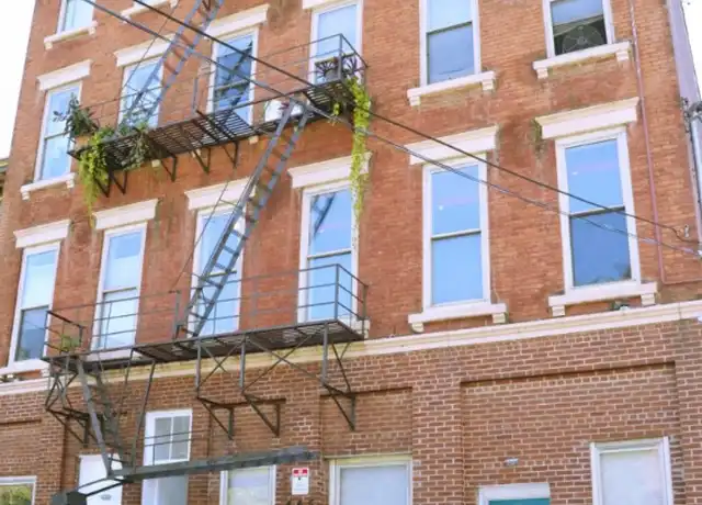 Property at 445 W McMicken Ave Unit 3, Cincinnati, OH, 45214, 3 beds, 1 bath, [object Object]